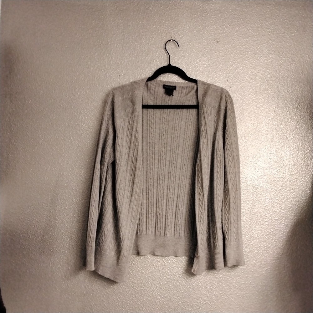 Great Northwest Gray Cable Knit Cardigan    Size M